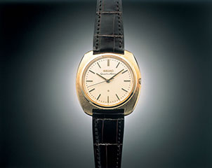 世界初のクオーツ腕時計（出典: セイコーウオッチ）