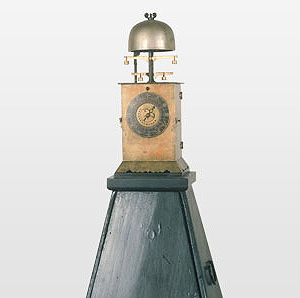 Lantern clock with a double-foliot balance
